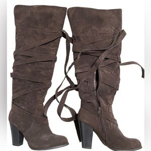 Knee High Heeled Wide Calf Boots Size 8.5